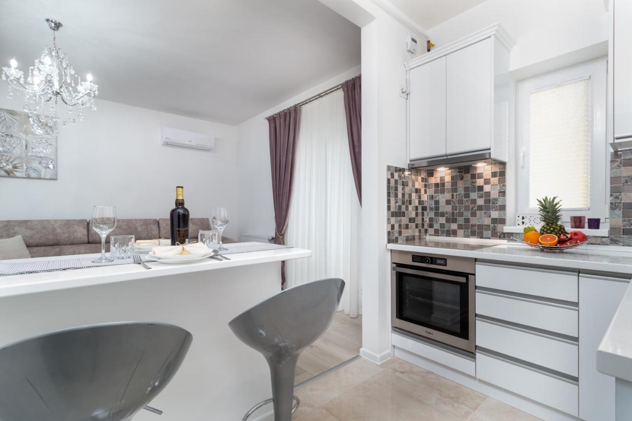 Premier Apartment Luceafarul Орадеа Екстериор снимка